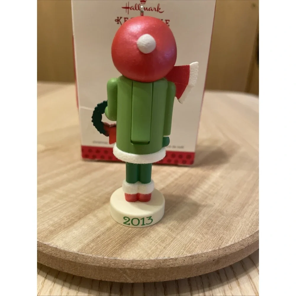Hallmark Keepsake Ornament 2013 Merry Mom in Original Box‎